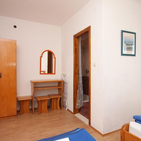 Apartments And Rooms With Parking Space Gradac, Makarska - 6819 Gradac  Habitación foto